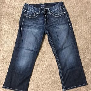 Vigoss dark wash denim capris size 9 length 21 in